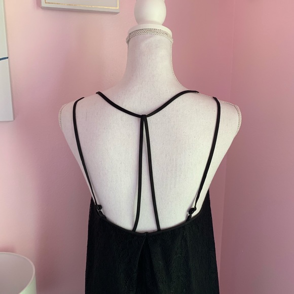 🎉Host Pick🎉 BCBGeneration T-Back Lace Dress - Picture 4 of 4